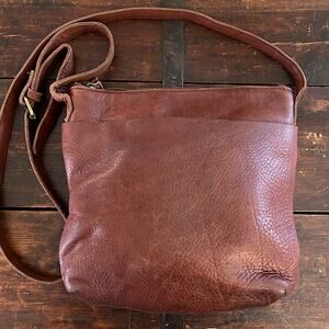 Duluth Trading Co.  Lifetime Leather Brown Leather Crossbody Purse 11"x11"